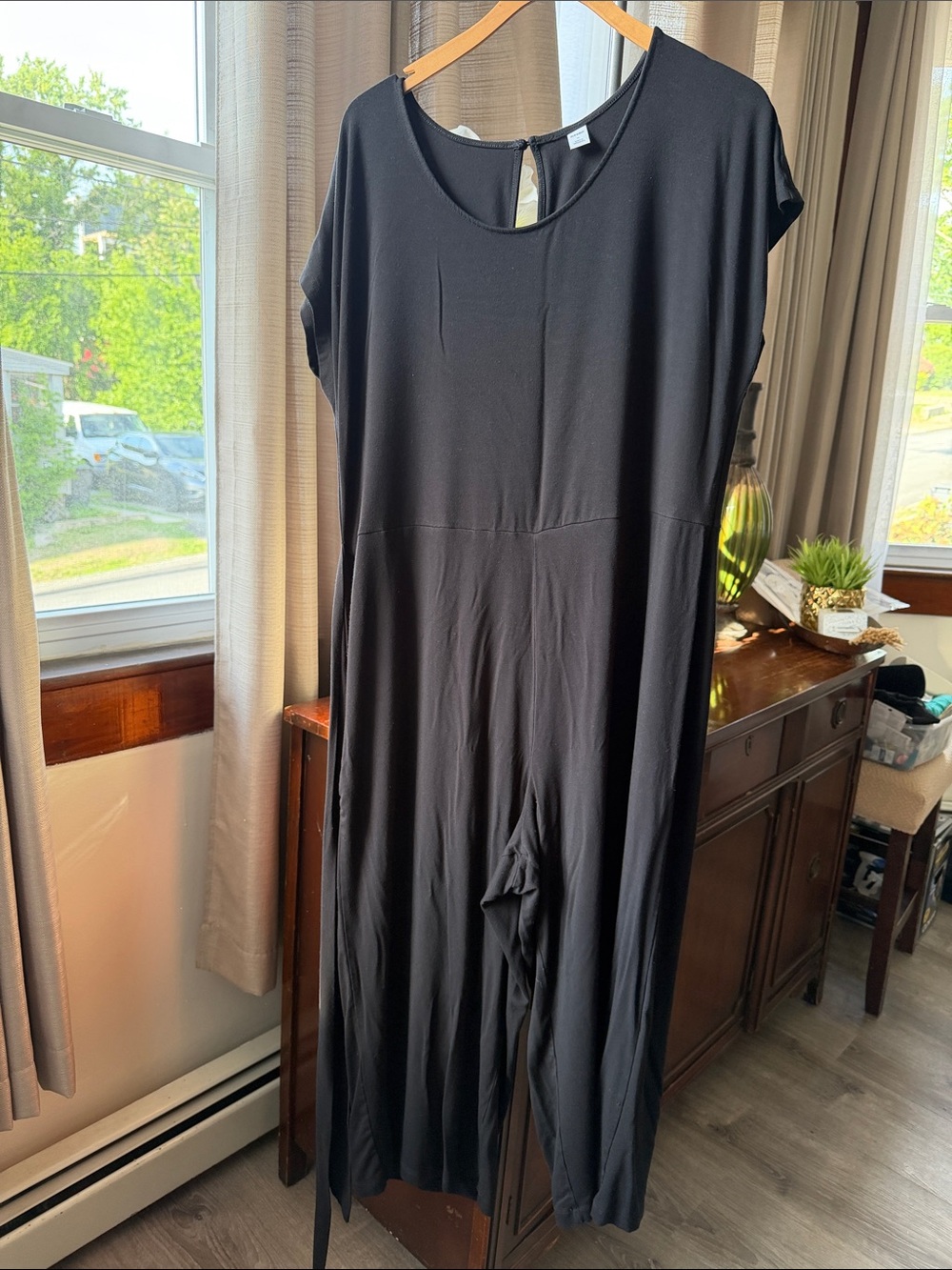 Old Navy Black Women's Short-Sleeve Wide-Leg Jumpsuit